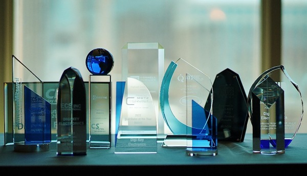 DigiKey Bags 17 Supplier Awards at 2023 EDS Leadership Summit - EE ...